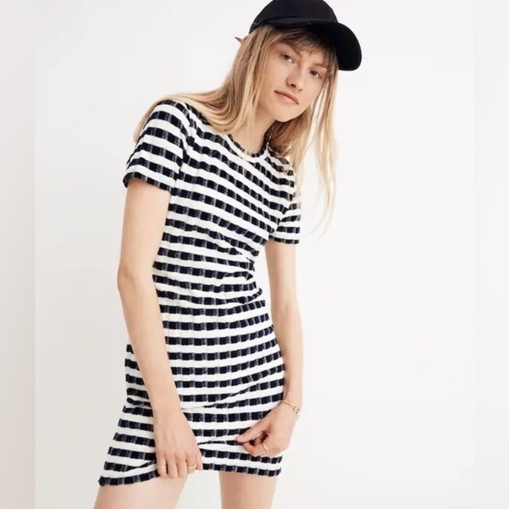 [Madwell] Texture & Thread Deep Navy Velvet Striped Tee Dress